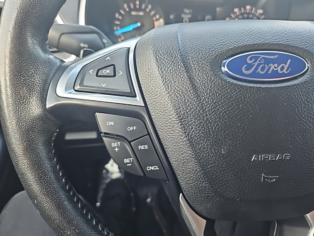 2016 Ford Edge SEL photo 26