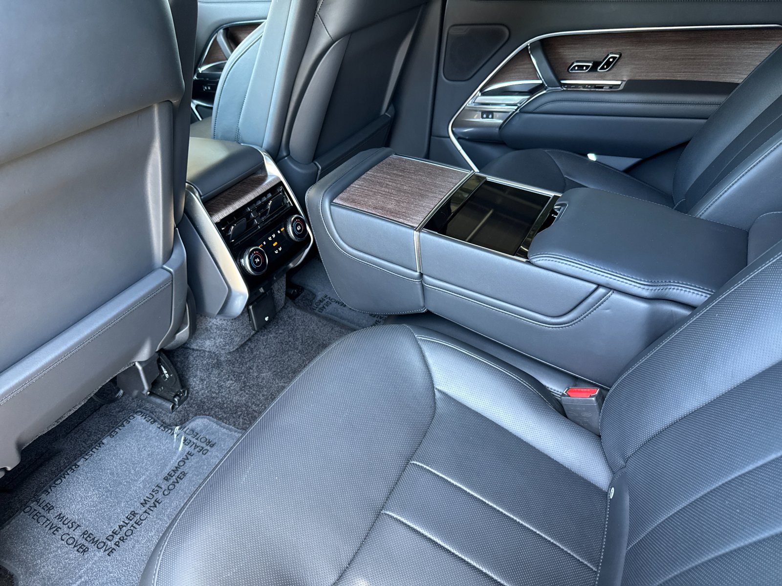 2023 Land Rover Range Rover Autobiography photo 14