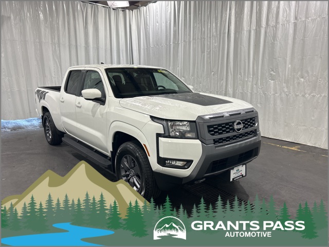 2025 Nissan Frontier SV's photo