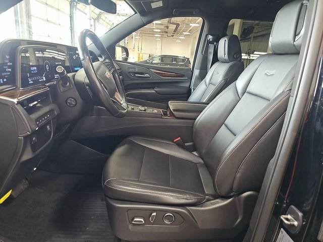 2021 Cadillac Escalade Luxury photo 4