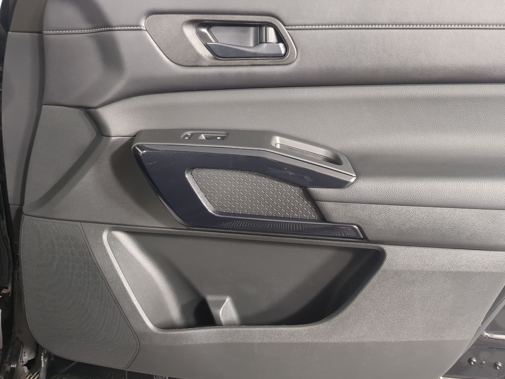 2024 Nissan Pathfinder SV photo 16