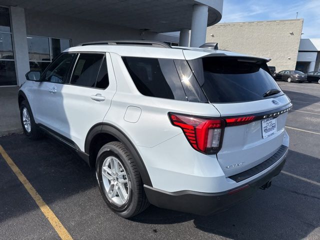 2025 Ford Explorer photo 11