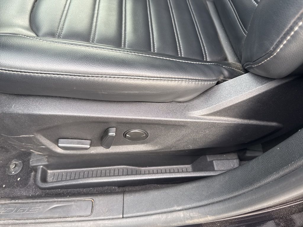 2024 Ford Edge SEL photo 16