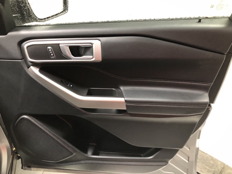 2023 Ford Explorer XLT photo 14