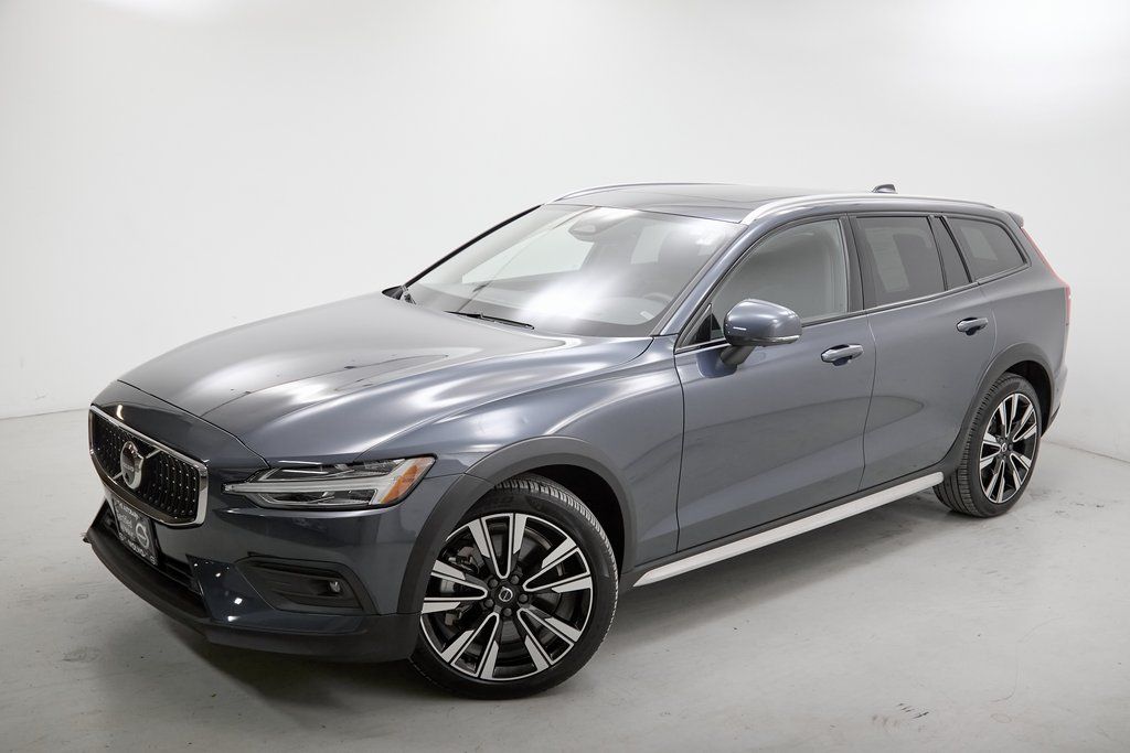 2024 VOLVO V60CC - Image 2