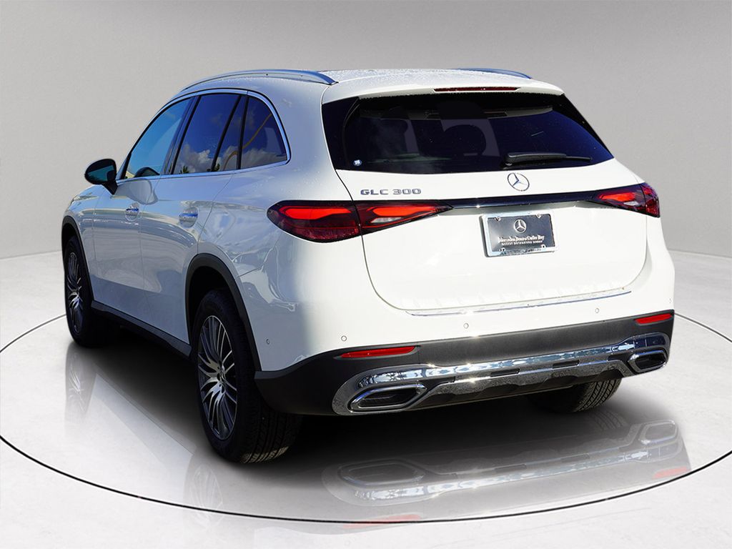 2026 Mercedes Benz GLC 300 photo 4