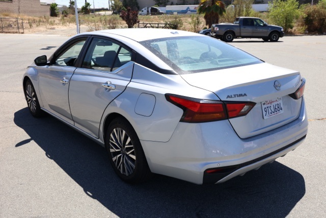 2023 Nissan Altima 2.5 SV photo 4