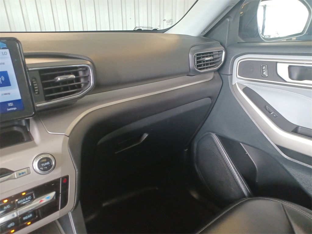 2023 Ford Explorer XLT photo 20