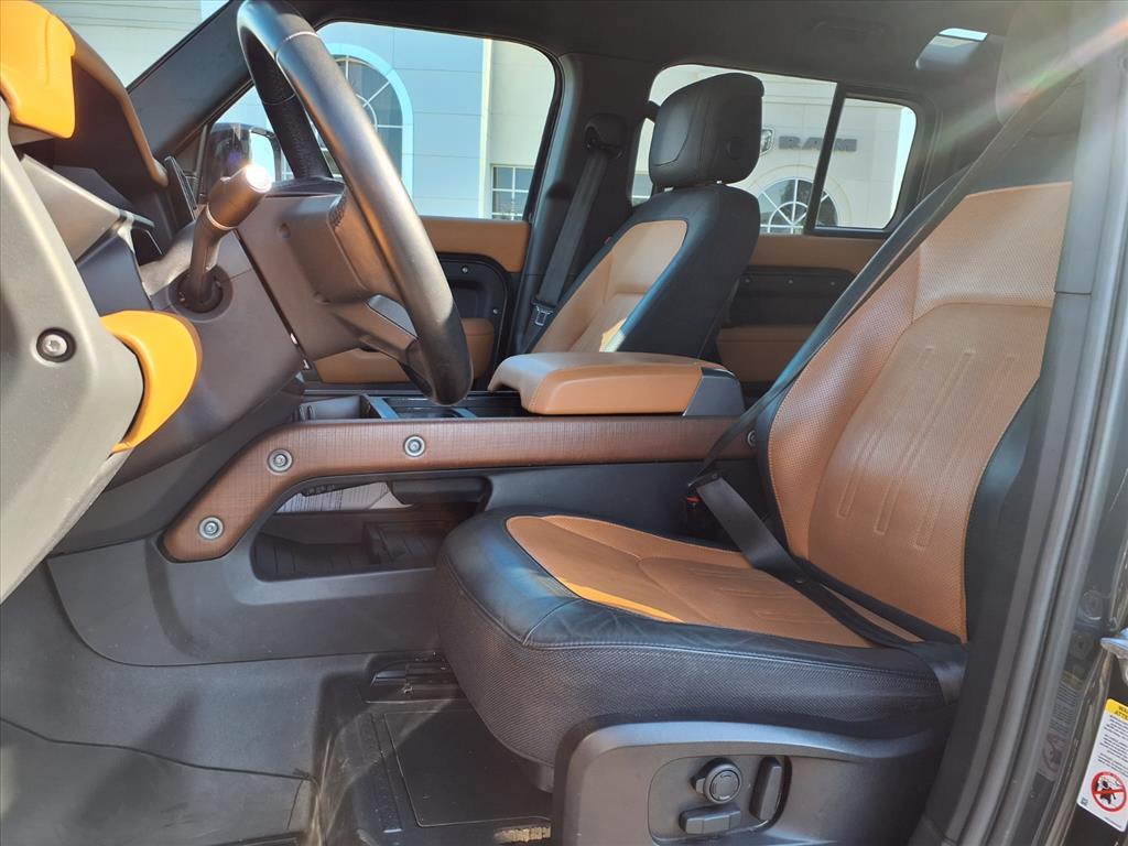 2023 Land Rover Defender 110 X photo 2