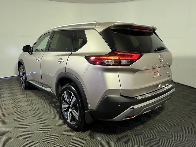 2023 Nissan Rogue Platinum photo 5