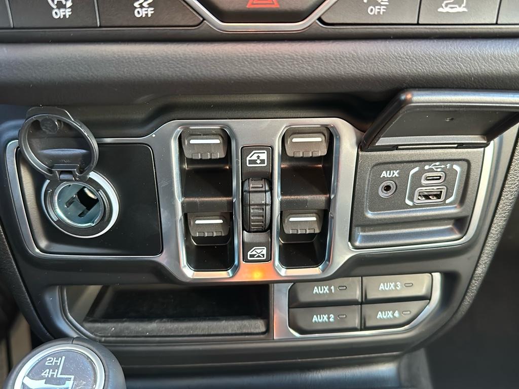 2025 Jeep Wrangler Sahara photo 26