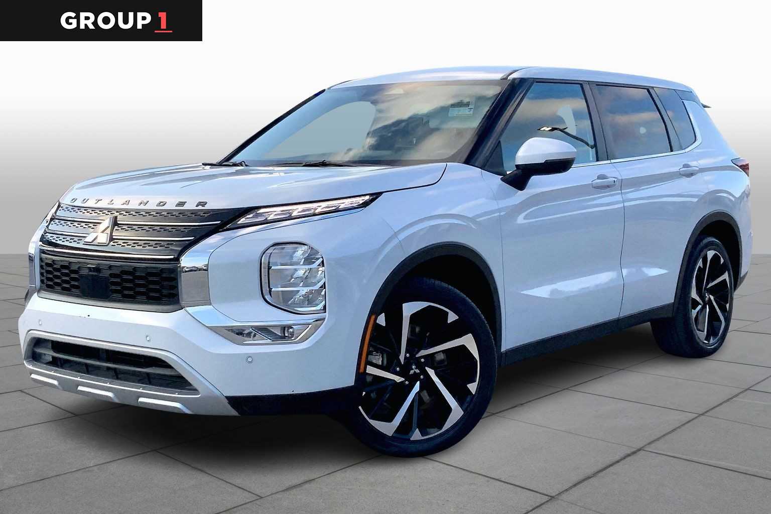 2023 Mitsubishi Outlander SE's photo