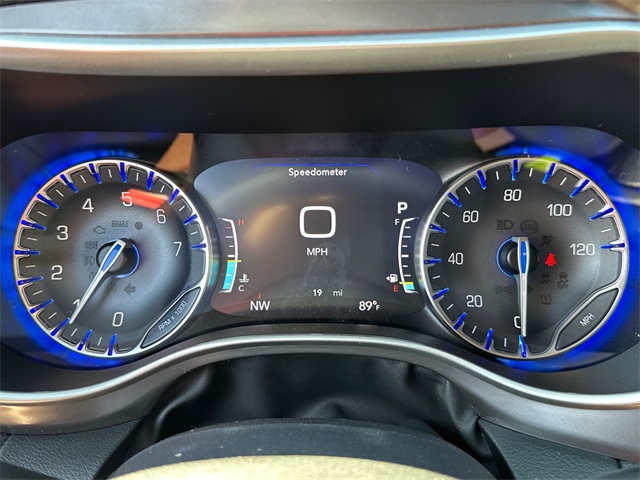 2025 Chrysler Pacifica photo 30