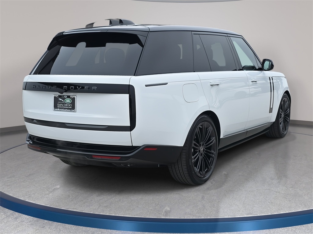 2025 Land Rover Range Rover SE photo 5