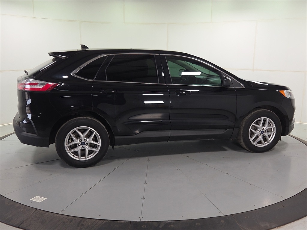 2021 Ford Edge SEL photo 9