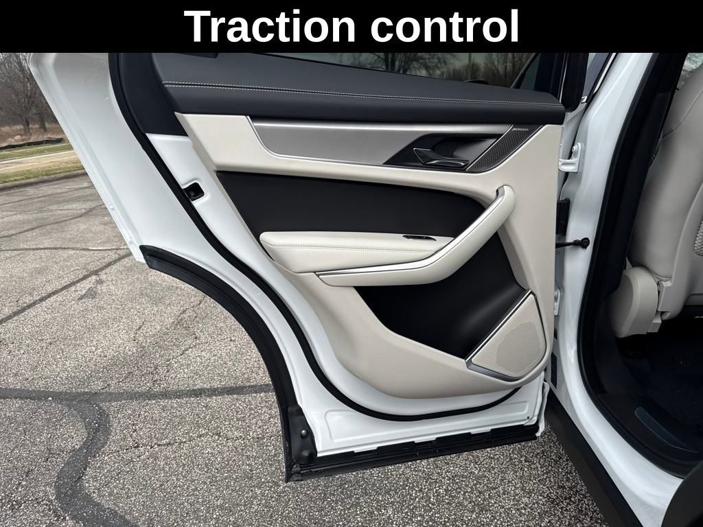 2026 Jaguar F-PACE P250 R-Dynamic S photo 14