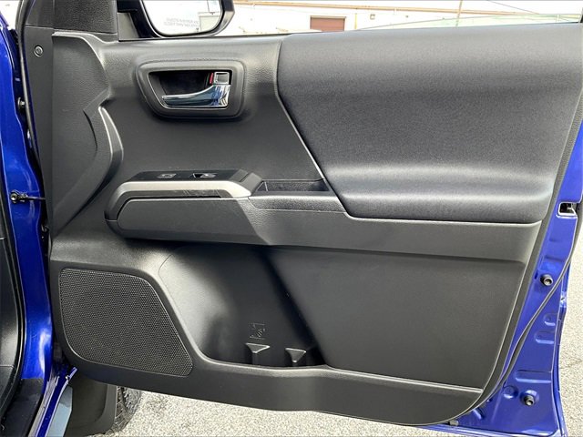2023 Toyota Tacoma SR photo 12
