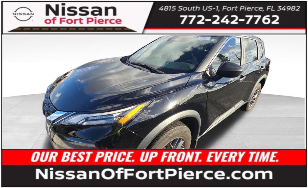 2023 Nissan Rogue S's photo