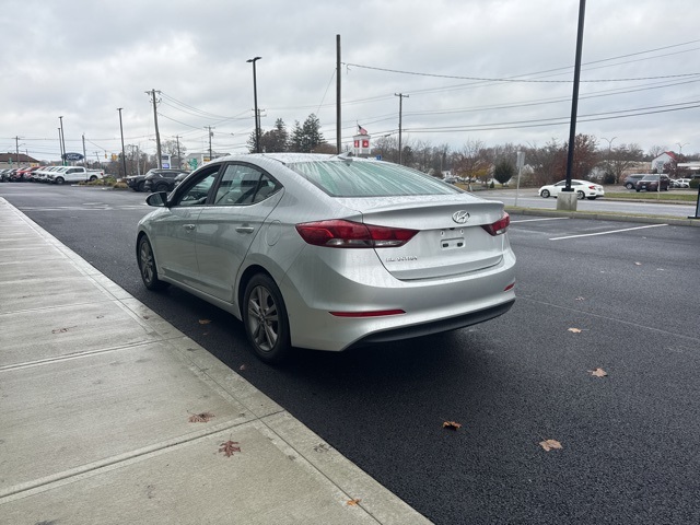 2018 Hyundai Elantra GT Base photo 3