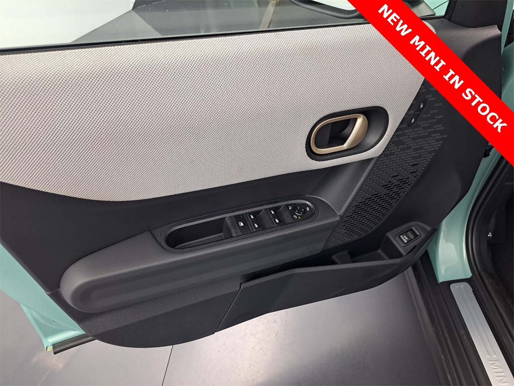 2025 Mini Cooper S 4 Door Hardtop Iconic photo 13