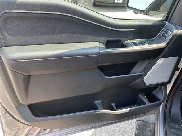 2025 Ford F-150 Lariat photo 10