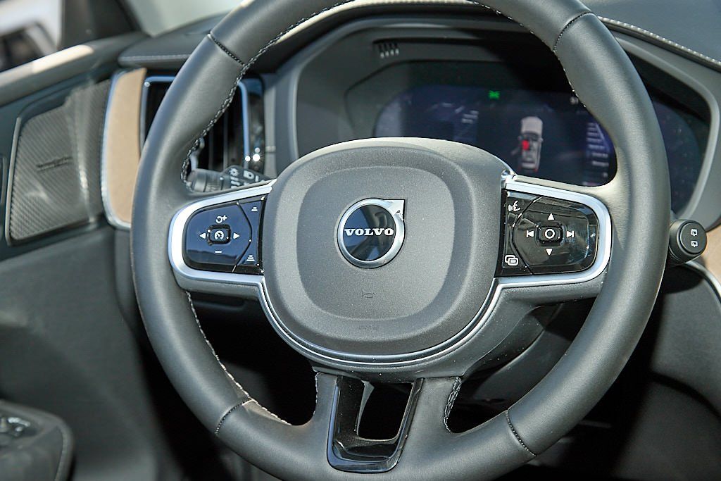 2026 VOLVO XC60 - Image 24