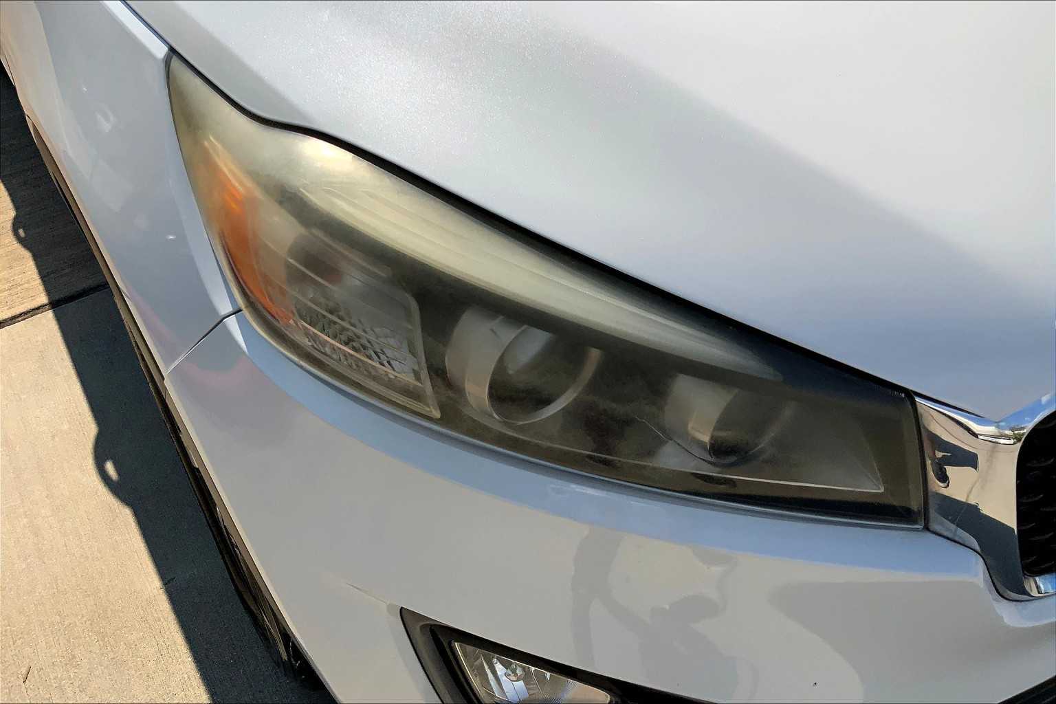 2016 Kia Sorento EX photo 23