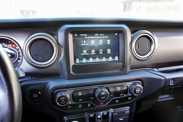 Used 2018 Orange Jeep Unlimited Rubicon image 30