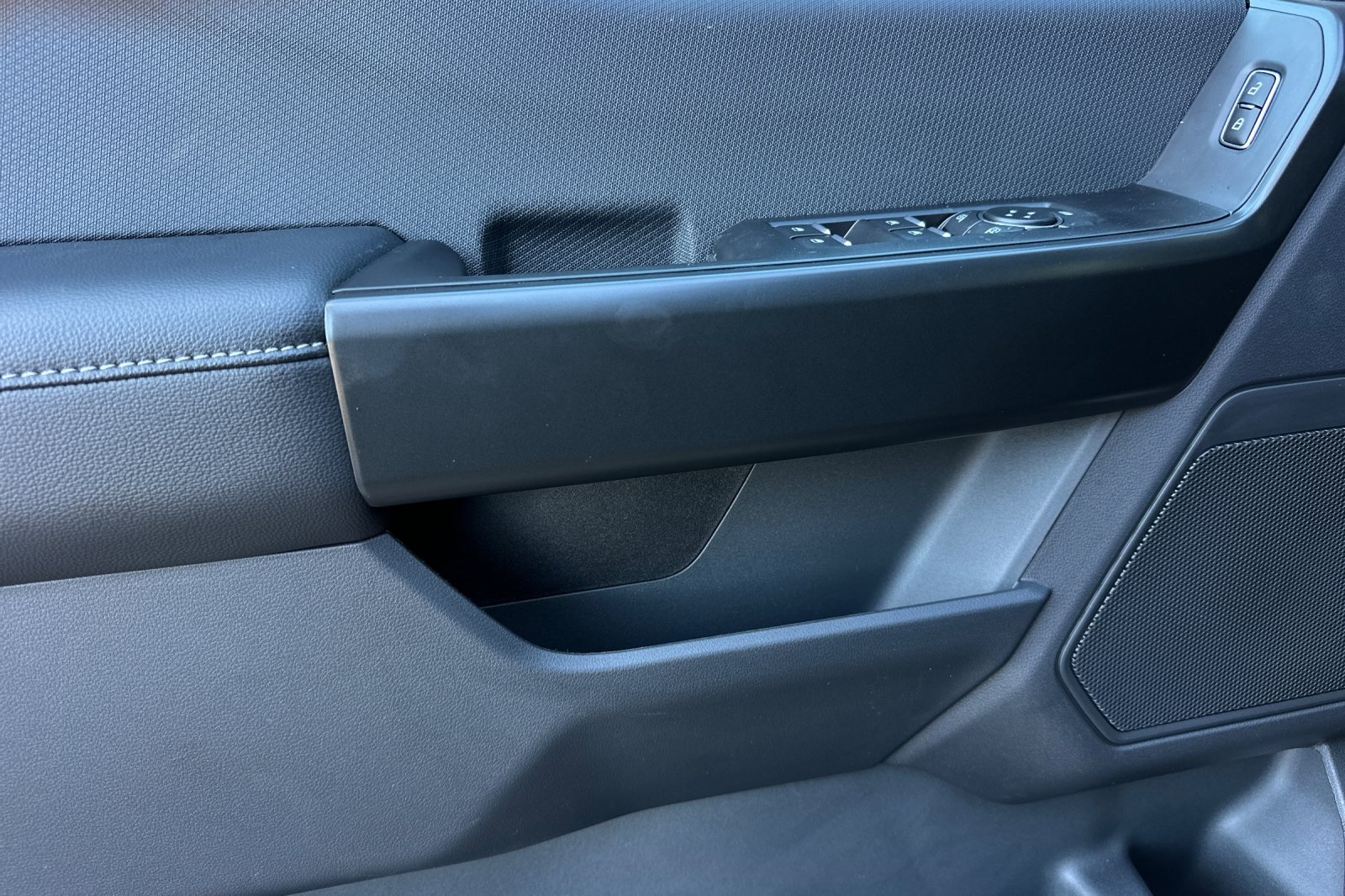 2025 Ford F-150 STX photo 10