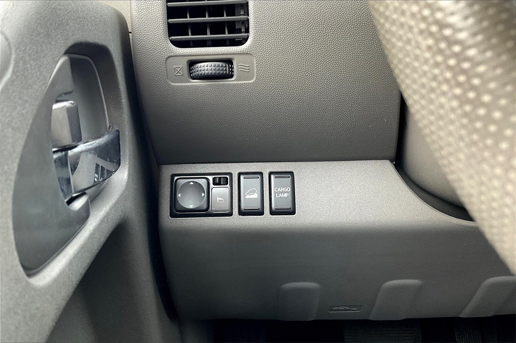 2019 Nissan Frontier SL photo 32