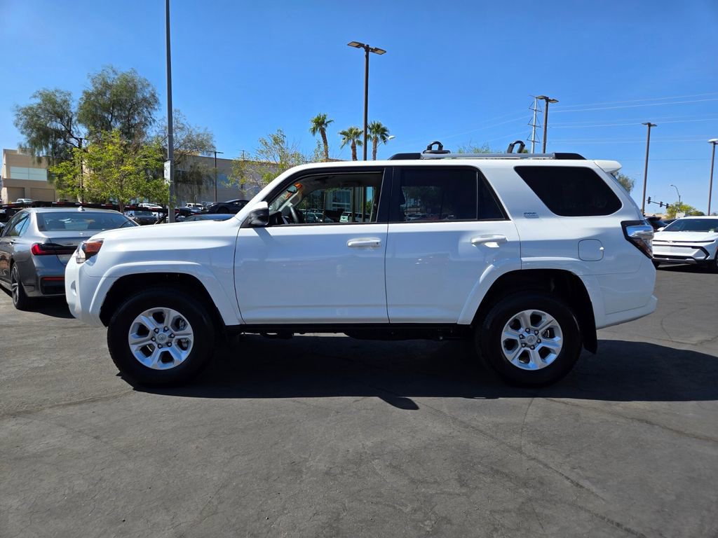 2024 Toyota 4Runner SR5 photo 3