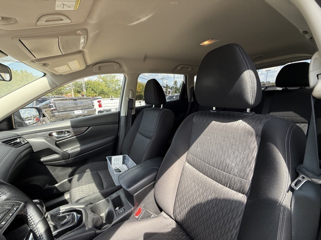 2020 Nissan Rogue SV photo 10