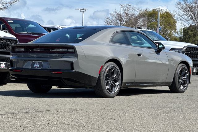 2025 Dodge Charger R/T photo 4