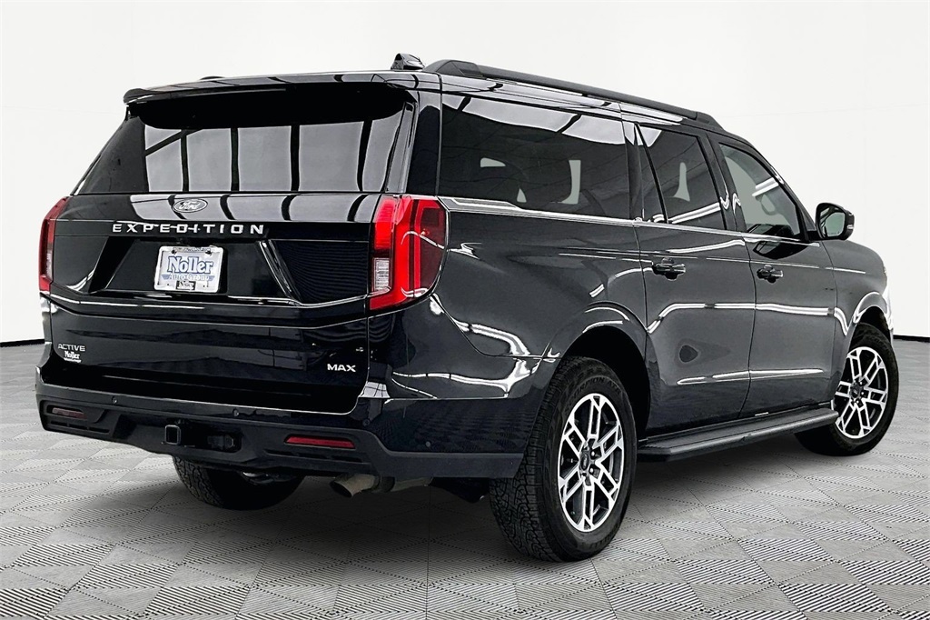 Used 2025 Ford Expedition Active with VIN 1FMJK1J82SEA10104 for sale in Kansas City
