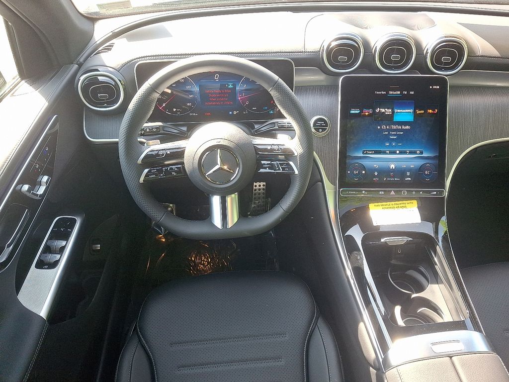 2025 Mercedes Benz GLC 300 4MATIC photo 6
