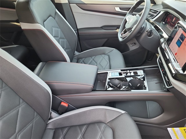 2025 Volkswagen Atlas Peak Edition SE photo 14