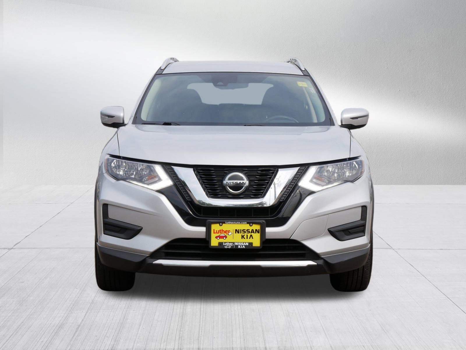 Used 2019 Nissan Rogue SV with VIN KNMAT2MVXKP545226 for sale in Inver Grove, Minnesota