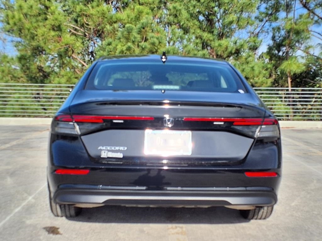 2025 Honda Accord LX photo 6