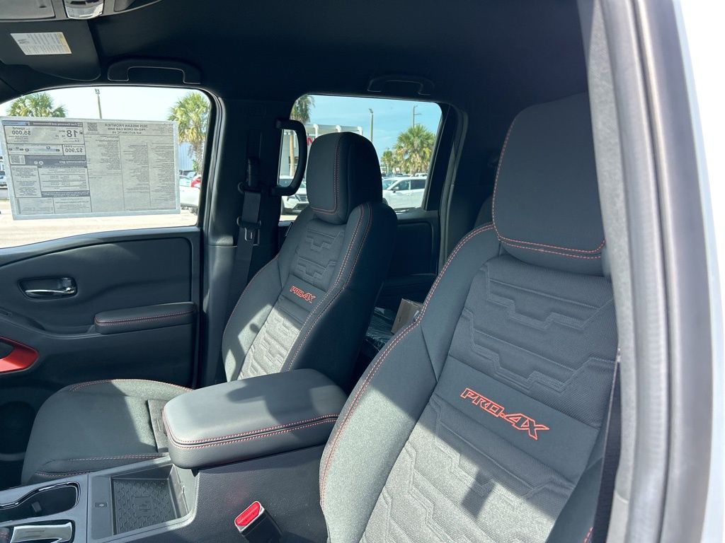 2025 Nissan Frontier PRO-4X photo 15