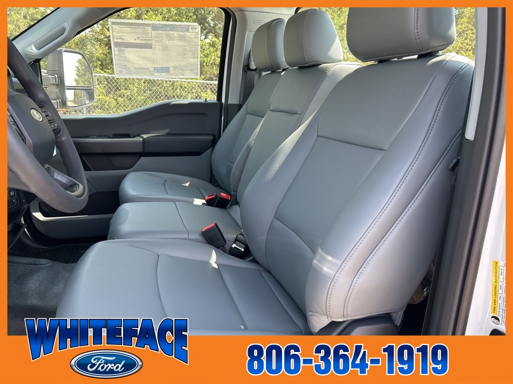 2025 Ford F-350 photo 25