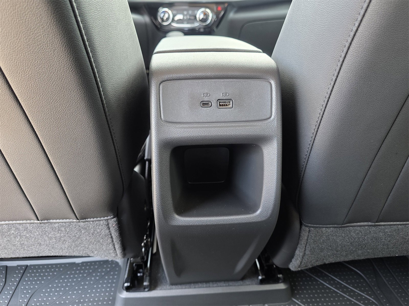 2025 Chevrolet Trax LT photo 16