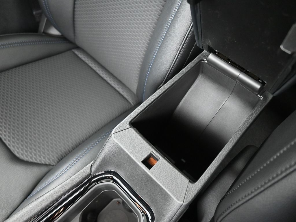 2025 Jeep Compass Latitude photo 3