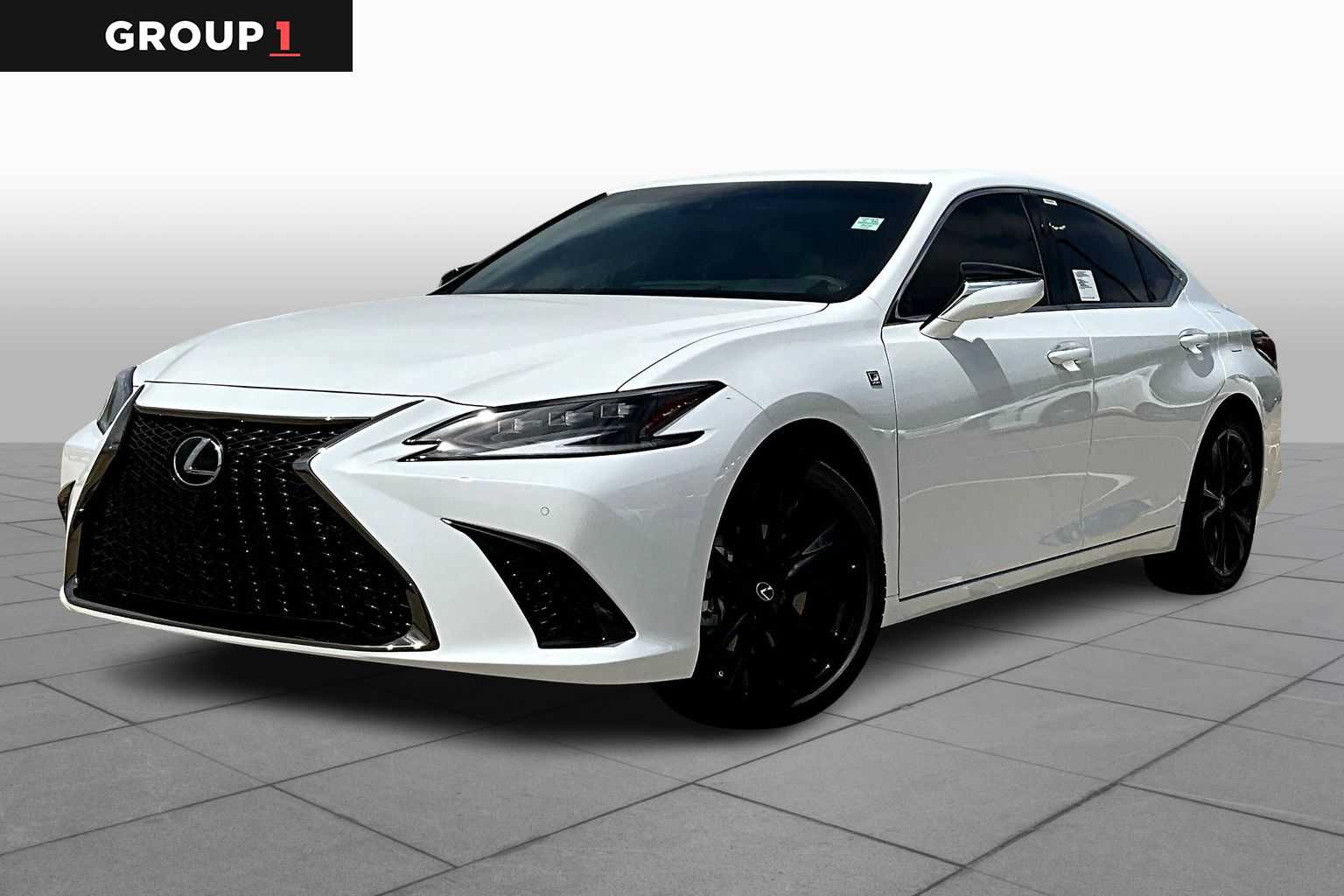 2025 Lexus ES 300h photo 3