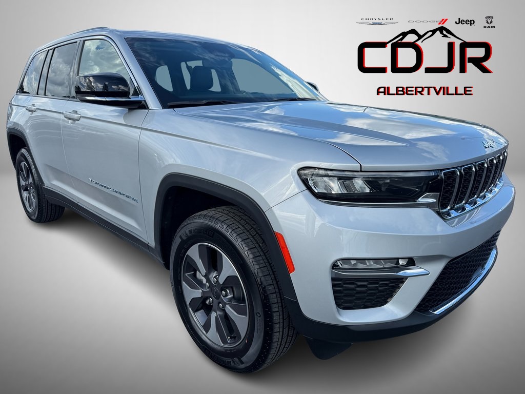 2022 Jeep Grand Cherokee 4xe's photo