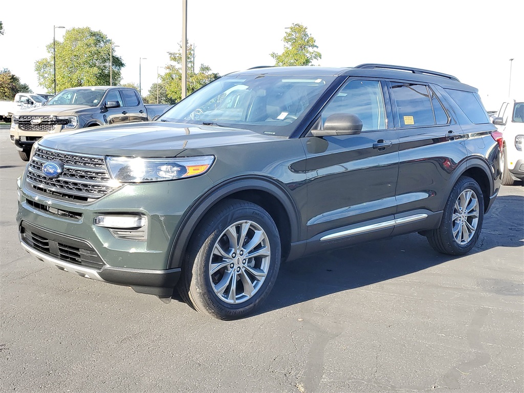 2022 Ford Explorer XLT photo 2
