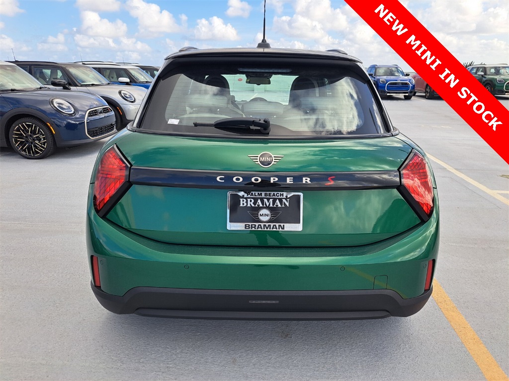2025 Mini Cooper 4 Door Hardtop Signature photo 4