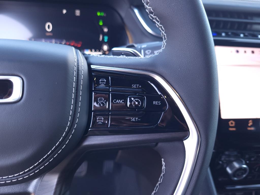 2024 Jeep Cherokee 4xe Overland photo 17
