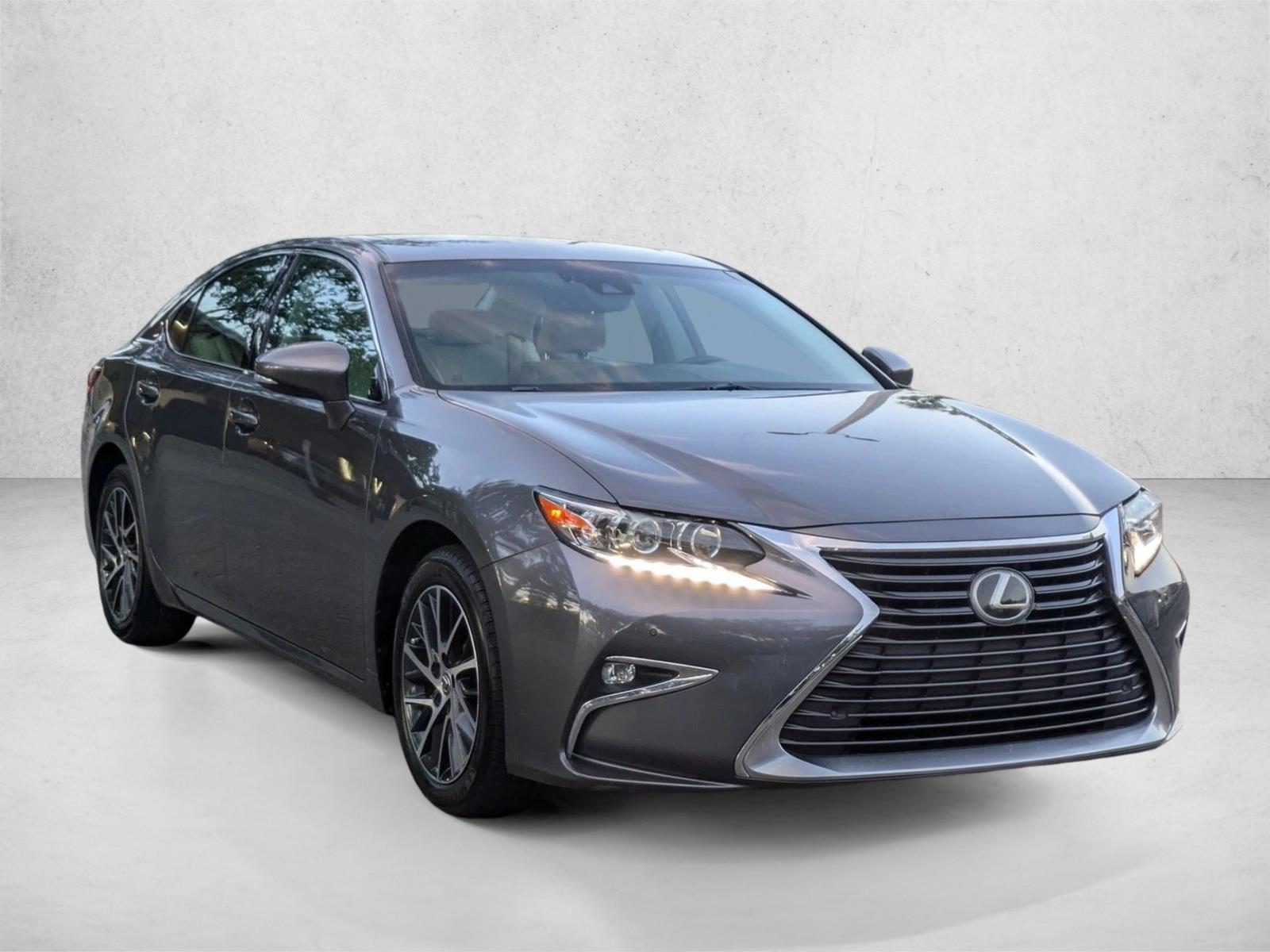 2017 Lexus ES 350 photo 3