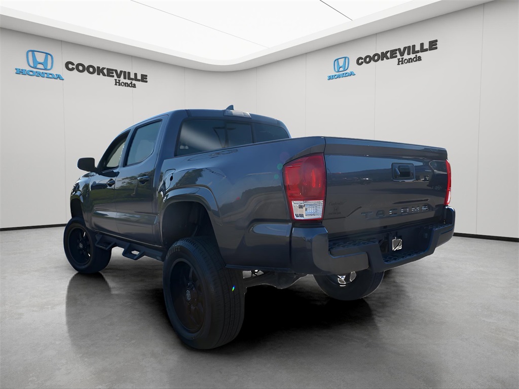 2017 Toyota Tacoma SR5 photo 4