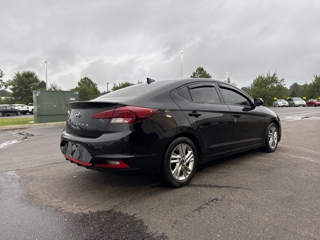 2020 Hyundai Elantra SEL photo 2